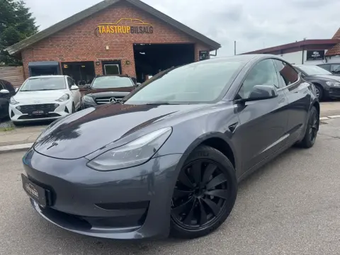 Tesla Model 3Standard Range+ RWD 4d