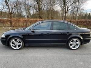 VOLKSWAGEN PASSAT 1,8 T MAN. LIMOUSINE Benzin 2004
