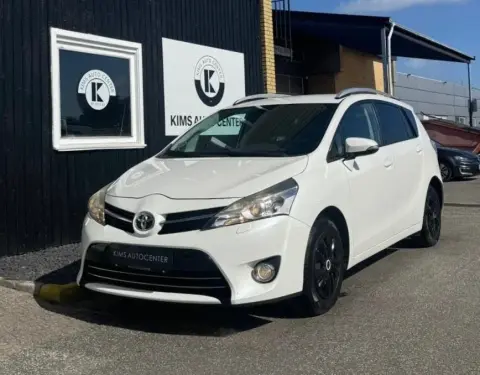 TOYOTA VERSO