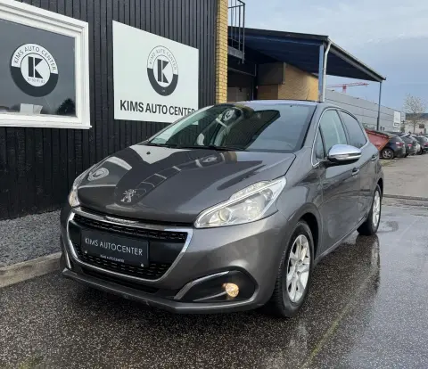 PEUGEOT 208