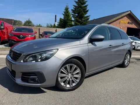 Peugeot 308 1,5 BlueHDi 130 Selection Sky SW 5d