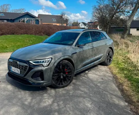 Audi Q8 e-tron 5,5 S-line quattro 5d