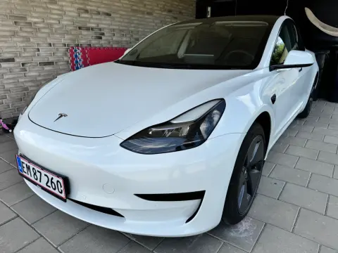 Tesla Model 3Standard Range+ RWD 4d