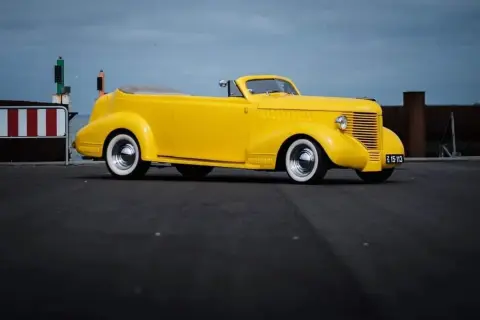 PONTIAC 38