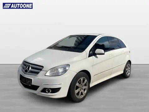 MERCEDES-BENZ B200