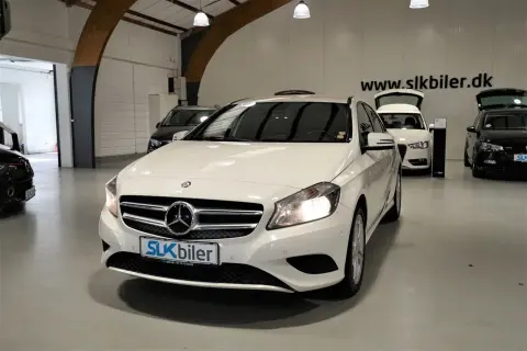 MERCEDES-BENZ a180