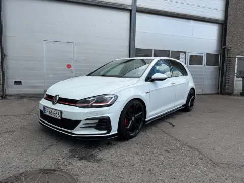 VW Golf VII 2,0 GTi Performance DSG 5d