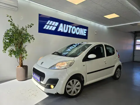 PEUGEOT 107