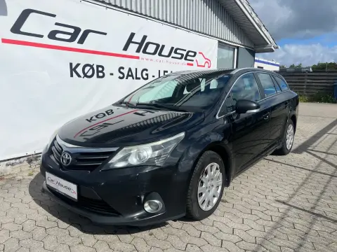 Toyota Avensis 2,0 D-4D T1 stc. 5d