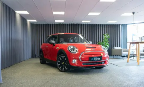 MINI Cooper SEYours Trim 3d