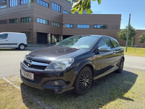 Opel Astra 1,9 CDTi 150 Enjoy GTC 3d