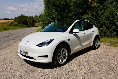 Tesla Model YLong Range RWD 5d
